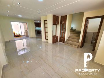 Casas en venta en La Armenia Valle de los Chillos 3 dormitorios 1 estudio 2 parqueaderos POR ESTRENAR
