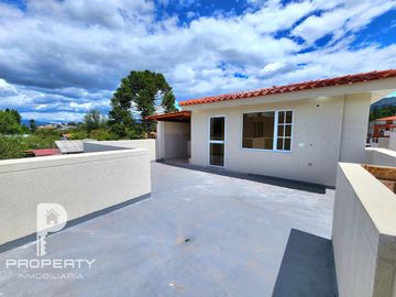 Casas en venta en La Armenia Valle de los Chillos 3 dormitorios 1 estudio 2 parqueaderos POR ESTRENAR