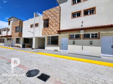Casas en venta en La Armenia Valle de los Chillos 3 dormitorios 1 estudio 2 parqueaderos POR ESTRENAR