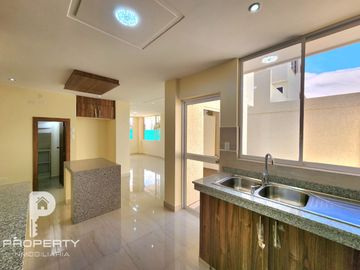 Casas en venta en La Armenia Valle de los Chillos 3 dormitorios 1 estudio 2 parqueaderos POR ESTRENAR