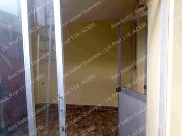 Venta de casa pequeña en conjunto cerrado El Milagro
