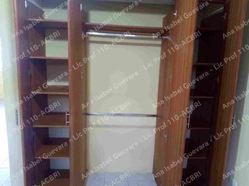 Venta de casa pequeña en conjunto cerrado El Milagro
