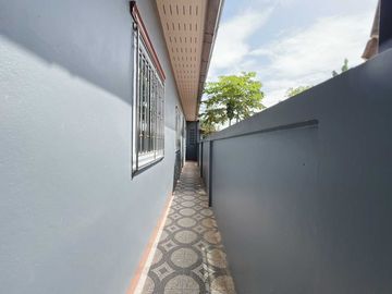 Semi-Detached House for Sale King’s Villa Village, 31.40 Sq. Wah, Near Suratthani Rajabhat University