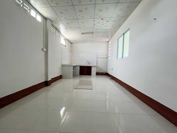 Semi-Detached House for Sale King’s Villa Village, 31.40 Sq. Wah, Near Suratthani Rajabhat University
