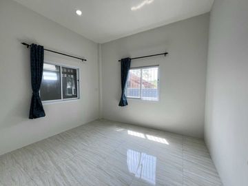 Semi-Detached House for Sale King’s Villa Village, 31.40 Sq. Wah, Near Suratthani Rajabhat University