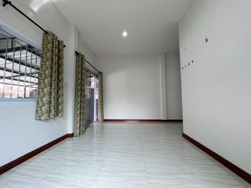 Semi-Detached House for Sale King’s Villa Village, 31.40 Sq. Wah, Near Suratthani Rajabhat University