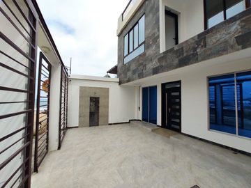 casa con piscina de venta en crucita manabi ar