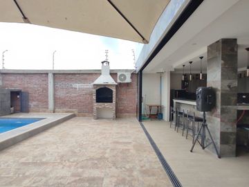 casa con piscina de venta en crucita manabi ar