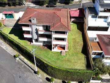 CASA 488 m2 EX COLEGIO EINSTEN CARCELEN