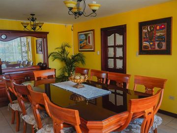 CASA 488 m2 EX COLEGIO EINSTEN CARCELEN