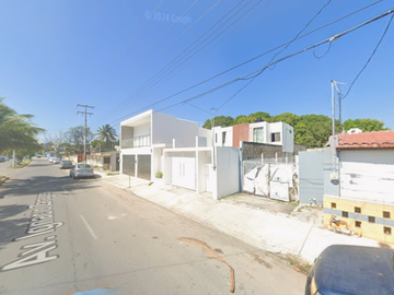 Casa en Avenida Ignacio Zaragoza, Centro, Chetumal, Quintana Roo NO CREDITOS