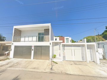 Casa en Avenida Ignacio Zaragoza, Centro, Chetumal, Quintana Roo NO CREDITOS