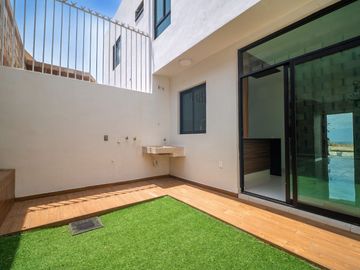 Casa de 2 recámaras en venta en Zimalta coto latemar