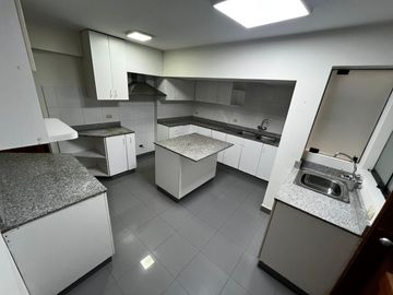VENTA DEPARTAMENTO CALLE  MONTE FLOR