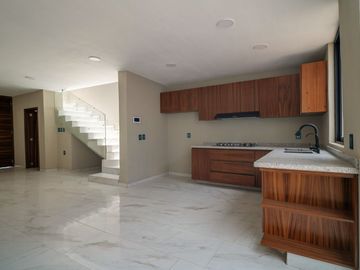 Casa 3 recámaras en venta en Zimaltá coto latemar 62