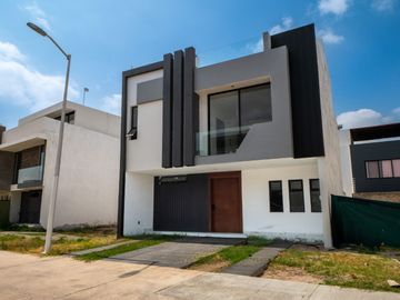 Casa de 4 recámaras en venta en valle imperial coto castaño