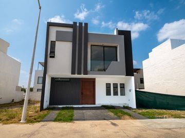 Casa de 4 recámaras en venta en valle imperial coto castaño