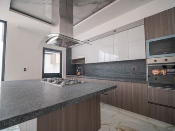 Casa de 4 recámaras en venta en valle imperial coto castaño