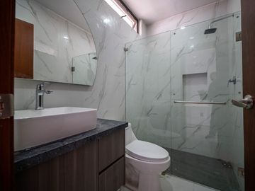 Casa de 4 recámaras en venta en valle imperial coto castaño