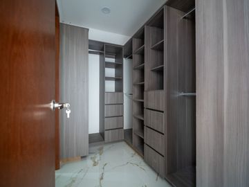 Casa de 4 recámaras en venta en valle imperial coto castaño