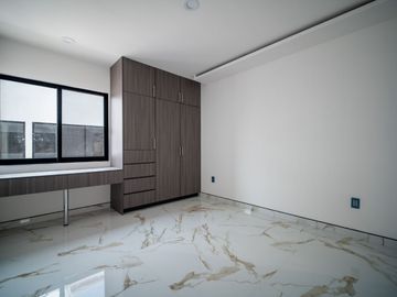 Casa de 4 recámaras en venta en valle imperial coto castaño