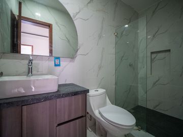 Casa de 4 recámaras en venta en valle imperial coto castaño