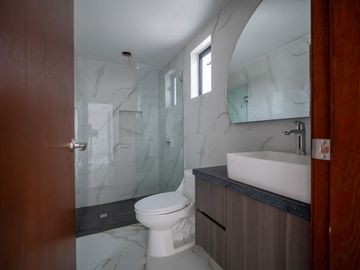 Casa de 4 recámaras en venta en valle imperial coto castaño