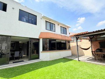 Casa en Venta Remodelada en Fraccionamiento Cipreses Puebla