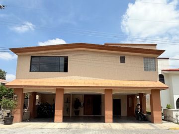 Casa en Venta Remodelada en Fraccionamiento Cipreses Puebla