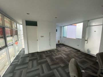 EDIFICIO DE 5 PISOS EN VENTA - IDEAL PARA NEGOCIO O INVERSIÓN