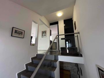 Cumbaya cerca USF  vendo casa dentro de conjunto Residencial