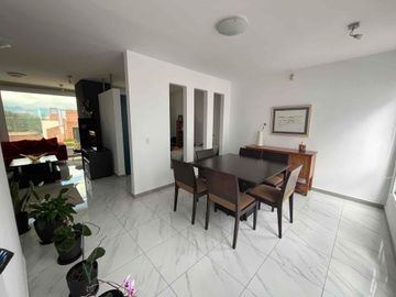 Cumbaya cerca USF  vendo casa dentro de conjunto Residencial