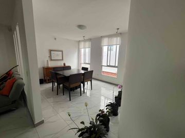 Cumbaya cerca USF  vendo casa dentro de conjunto Residencial