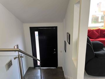 Cumbaya cerca USF  vendo casa dentro de conjunto Residencial