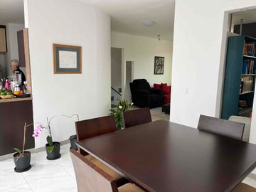Cumbaya cerca USF  vendo casa dentro de conjunto Residencial