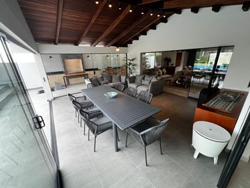 VENTA CASA EN CASUARINAS