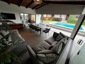 VENTA CASA EN CASUARINAS