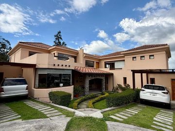 CASA DE 4 HABITACIONES CON JARDIN - EN VENTA - TANDA