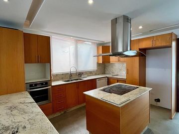 CASA DE 4 HABITACIONES CON JARDIN - EN VENTA - TANDA