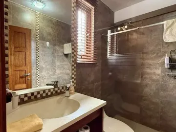CASA DE 4 HABITACIONES CON JARDIN - EN VENTA - TANDA