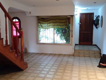 Castelar Norte - Venta - Chalet 7 Ambientes