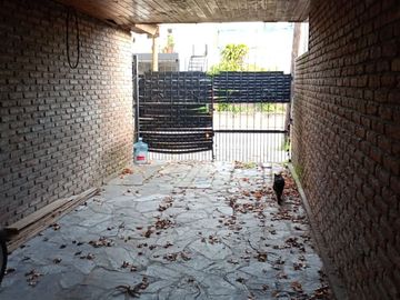 Castelar Norte - Venta - Chalet 7 Ambientes