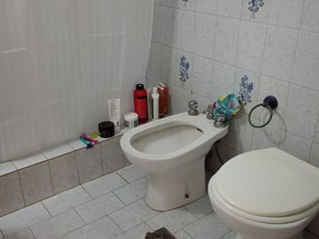 Castelar Norte - Venta - Chalet 7 Ambientes