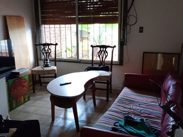 Castelar Norte - Venta - Chalet 7 Ambientes