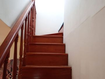 Castelar Norte - Venta - Chalet 7 Ambientes