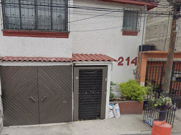 Casa en Venta en San Isauro, Pedregal de Sta Úrsula, Coyoacán, CDMX   JRJ511ADJ