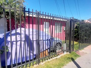Venta casa 2 dormitorios, 1 Baño, cercana Aeropuerto La Florida, casa regularizada
