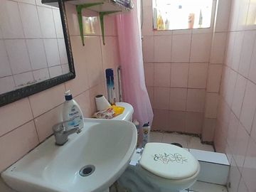 Venta casa 2 dormitorios, 1 Baño, cercana Aeropuerto La Florida, casa regularizada