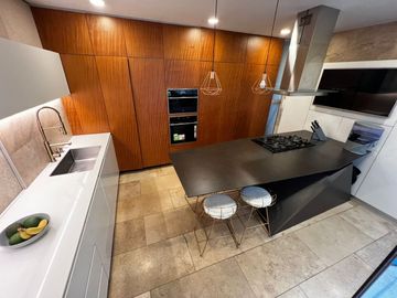 VENTA DEPARTAMENTO EN AV. LA FLORESTA CHACARILLA