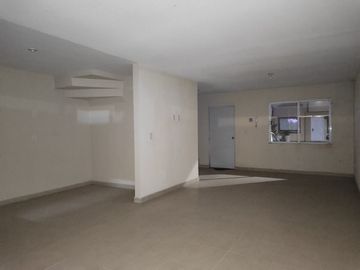CASA EN VENTA UBICADA EN FRACCIONAMIETO REAL VIZCAYA, TECAMAC. ¡LISTA PARA HABITAR, SE ACEPTAN CREDITOS!